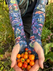 Sleeves to protect arms from insects and sun