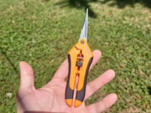 reliable garden snips that perform as well or better than more expensive brands